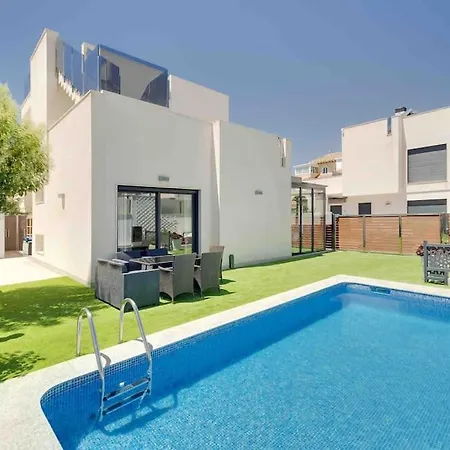 빌라 Urocza Nowoczesna Willa Z Basenem W Torrevieja, Spokojna Okolica Aqua Nuevas 또레비에하